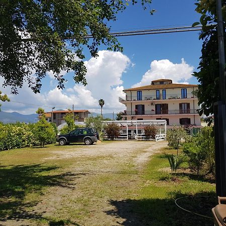 Un Passo Dal Mare - Guest House Лидо Ди Фонди Екстериор снимка