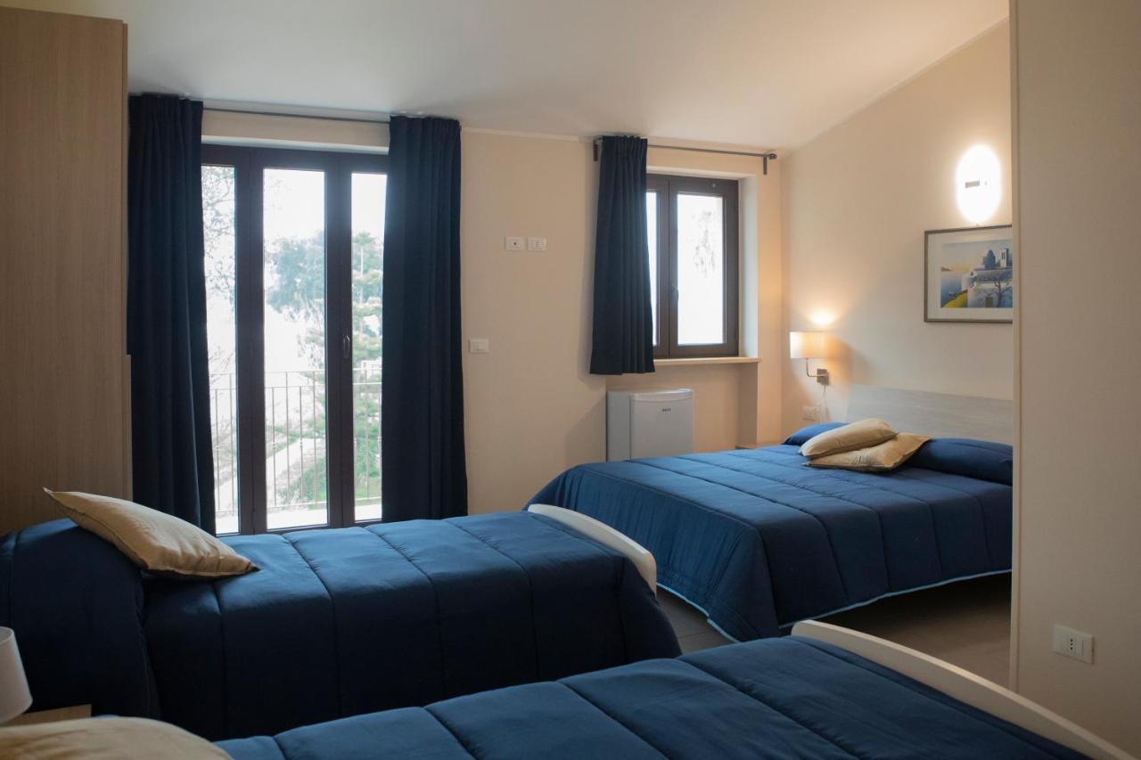 Un Passo Dal Mare - Guest House Лидо Ди Фонди Екстериор снимка