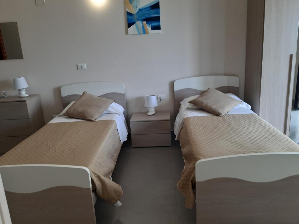 Un Passo Dal Mare - Guest House Лидо Ди Фонди Екстериор снимка